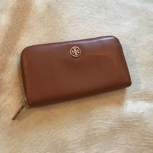 Tory Burch zip Continental wallet